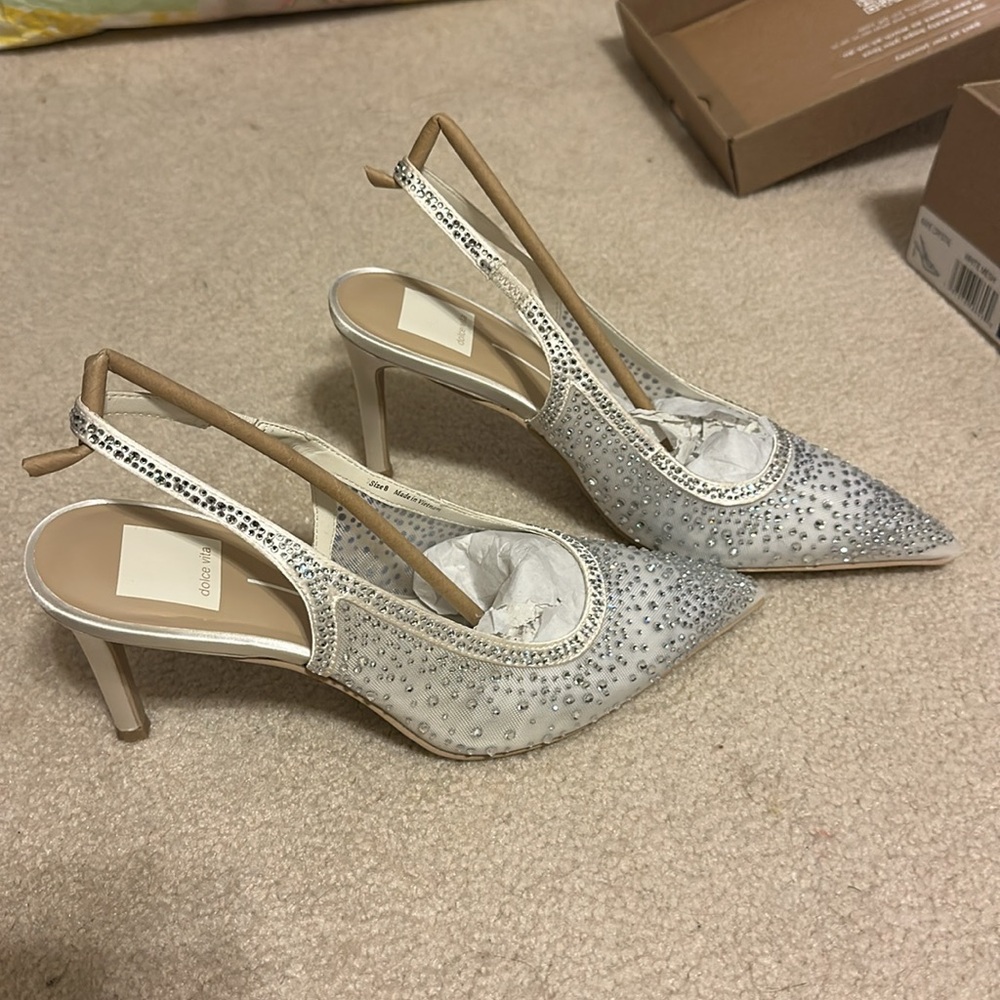 NEVER WORN. White mesh high heels - Picture 3 of 4